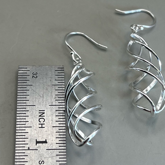 Elegant Sterling Silver Swirl Earrings - Picture 3 of 3